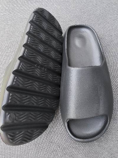 Zwarte badslippers / instappers