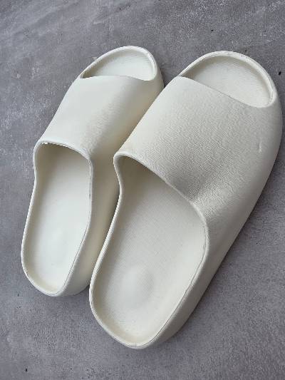 Comfortabele slippers off-white