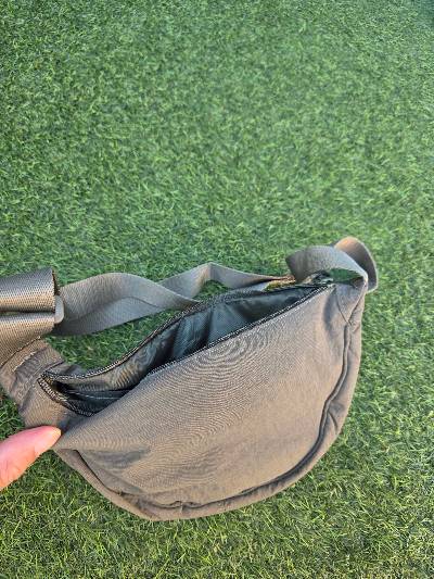 Grijze nylon crossbody tas