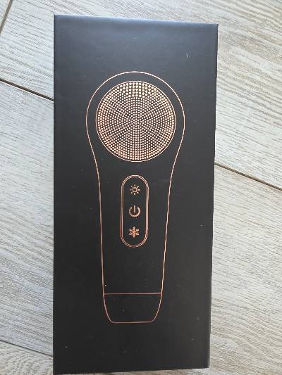 Warmte en koude gezichtsmassager